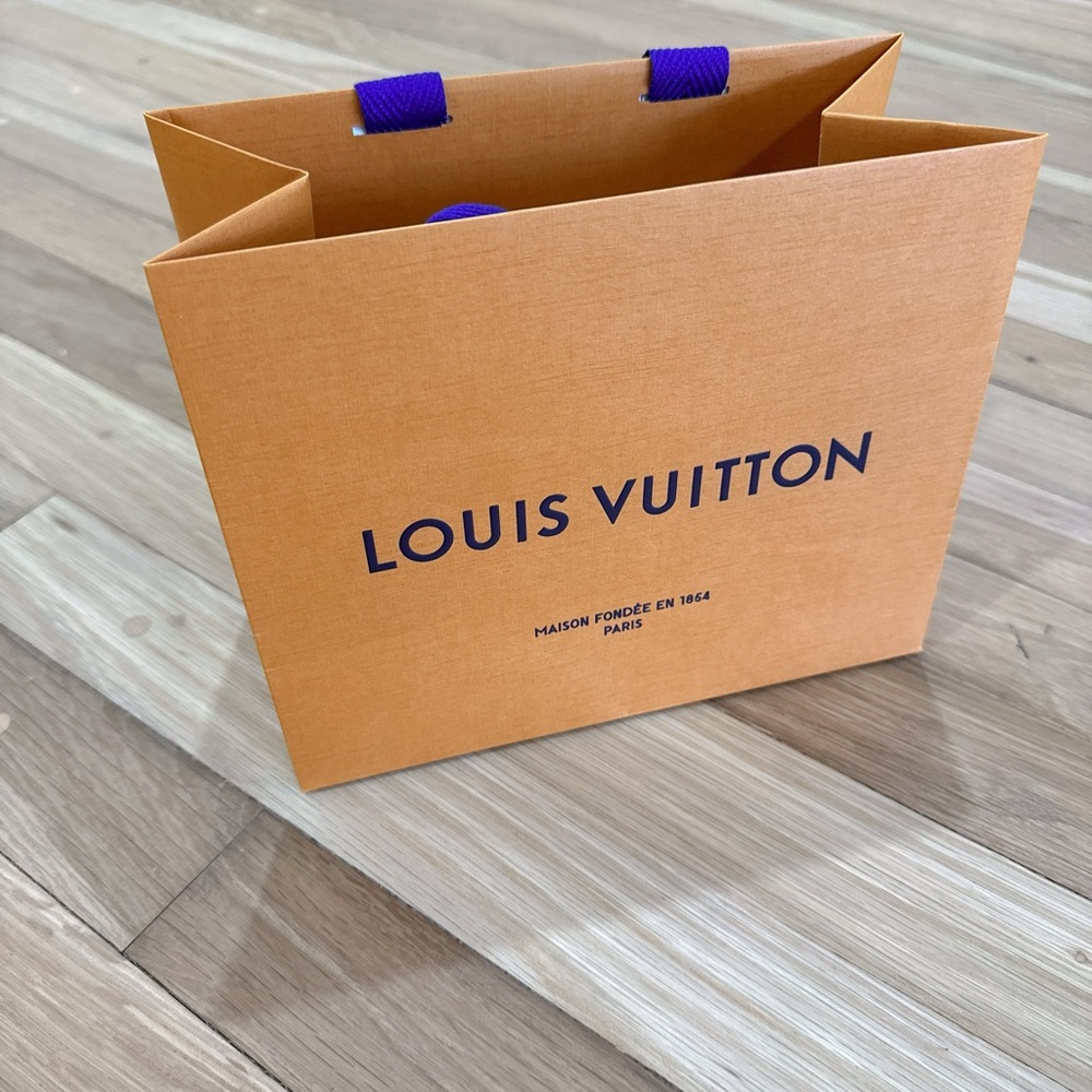 Louis Vuitton gift paper shopping bag 7in*8.5in*4.5in